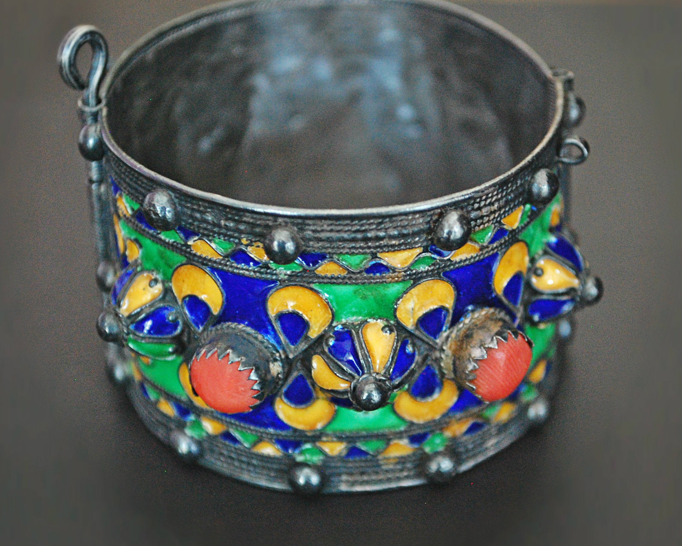 online stores Vintage Kabyle Berber Sterling Silver Coral & Enamel Chain  Link Bracelet | foa.rjt.ac.lk